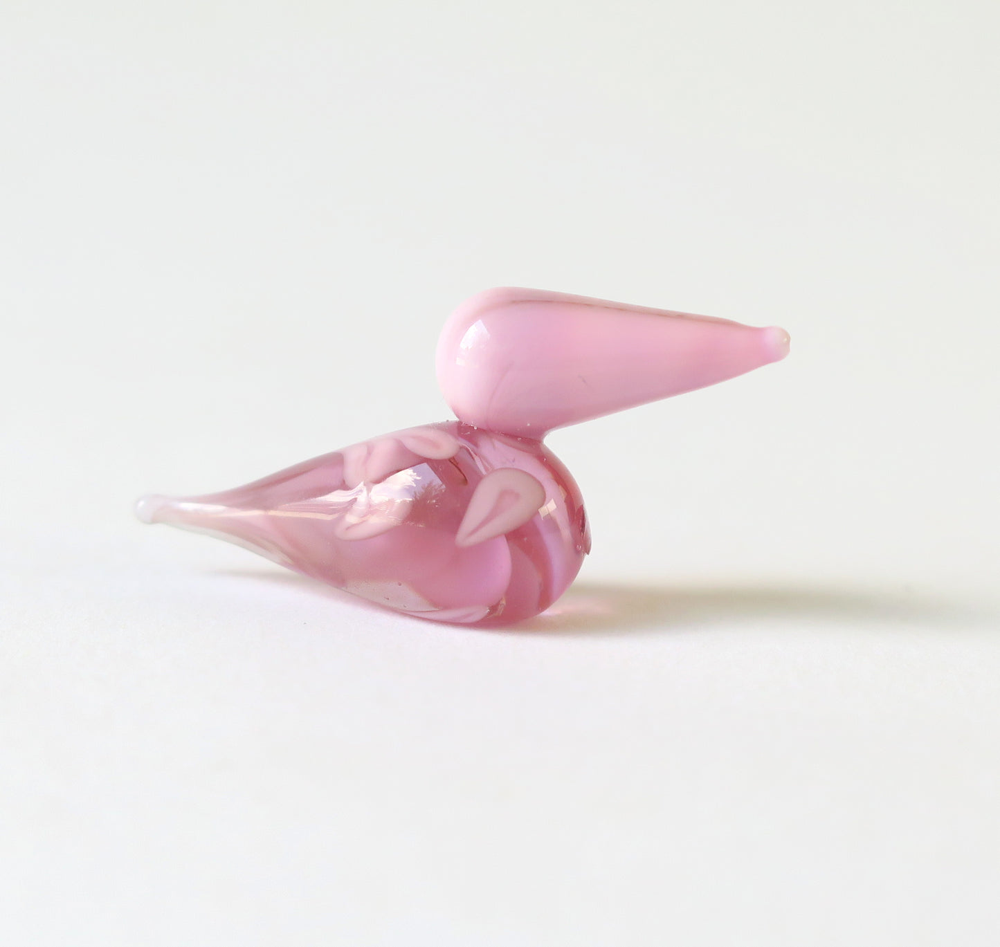 Escultura en cristal de pajarito rosa